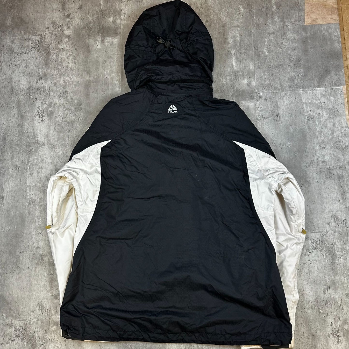 White Nike ACG Mens Hooded Black & White Waterproof Jacket Size XL