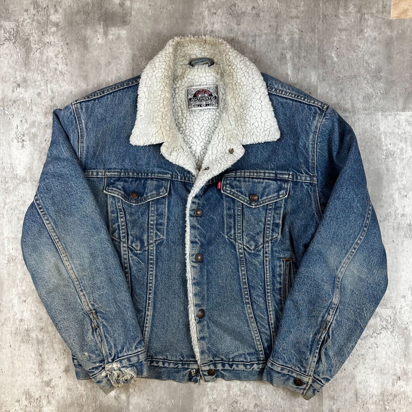Levis Authentic Sherpa-Lined Denim Jacket Size 42