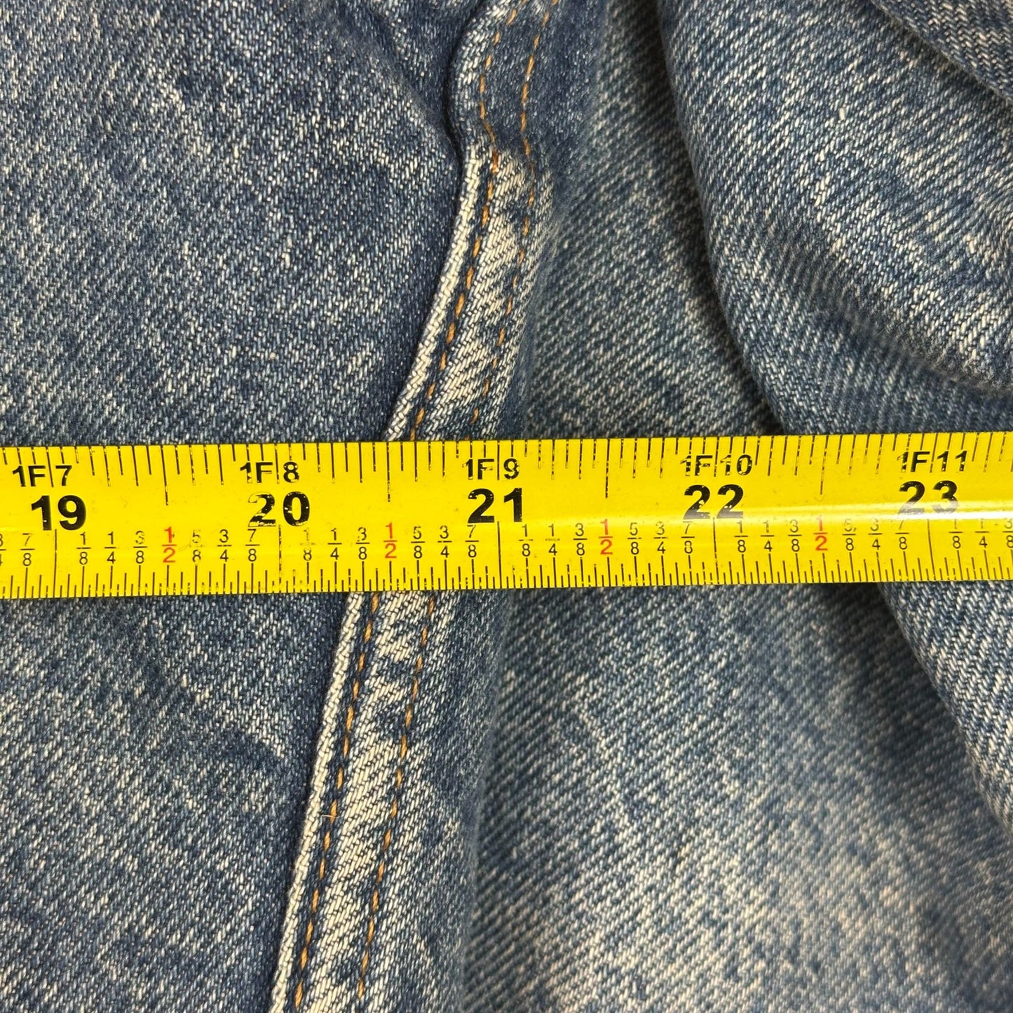 Levis Authentic Sherpa-Lined Denim Jacket Size 42