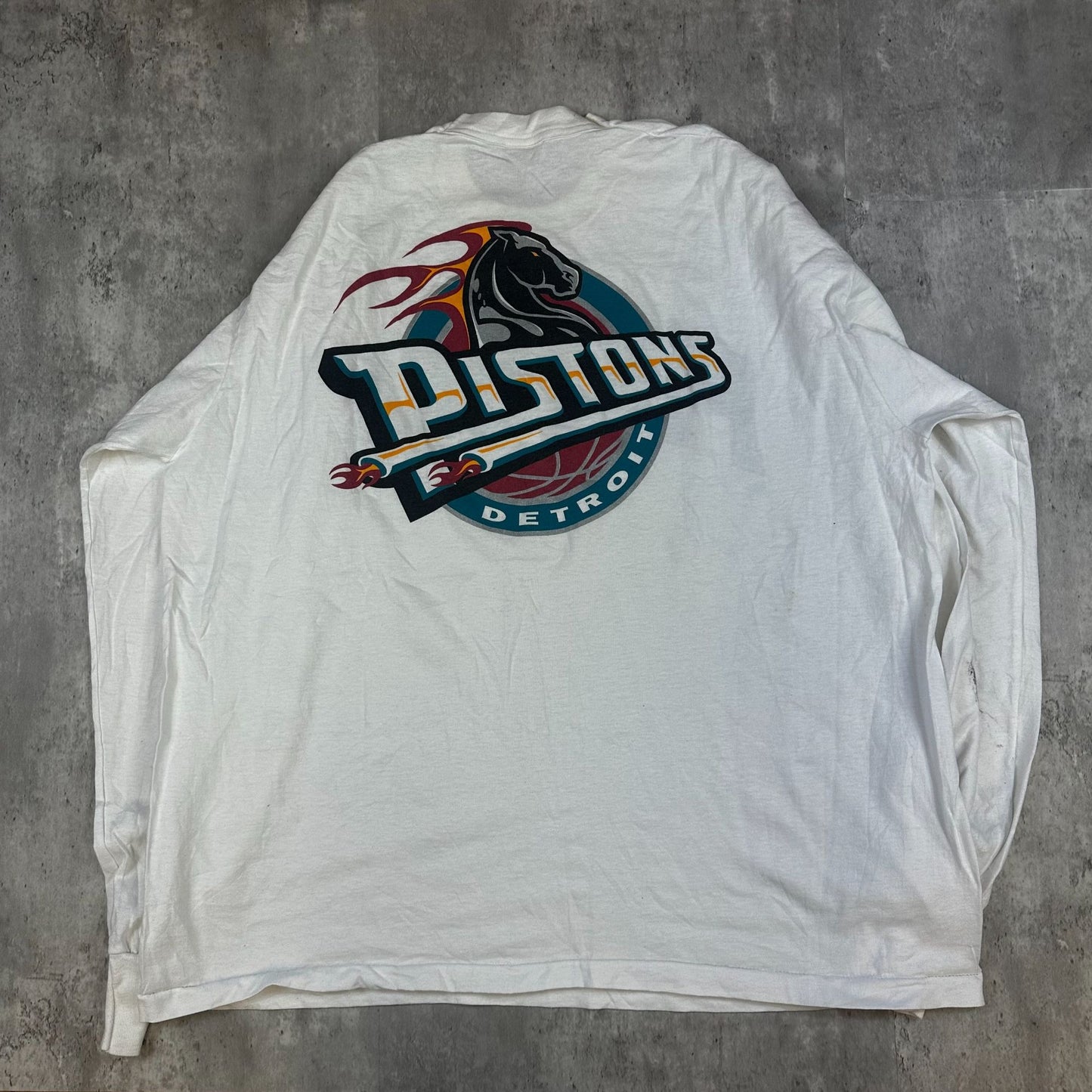 Vintage Detroit Pistons Long-Sleeve Shirt XXL Fruit Of The Loom White NBA Graphic 90s