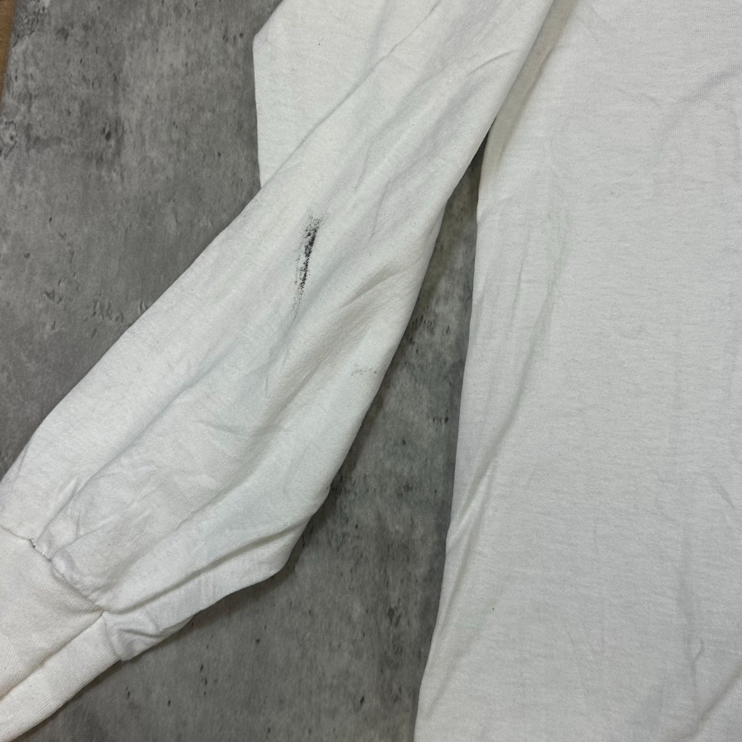 Vintage Detroit Pistons Long-Sleeve Shirt XXL Fruit Of The Loom White NBA Graphic 90s