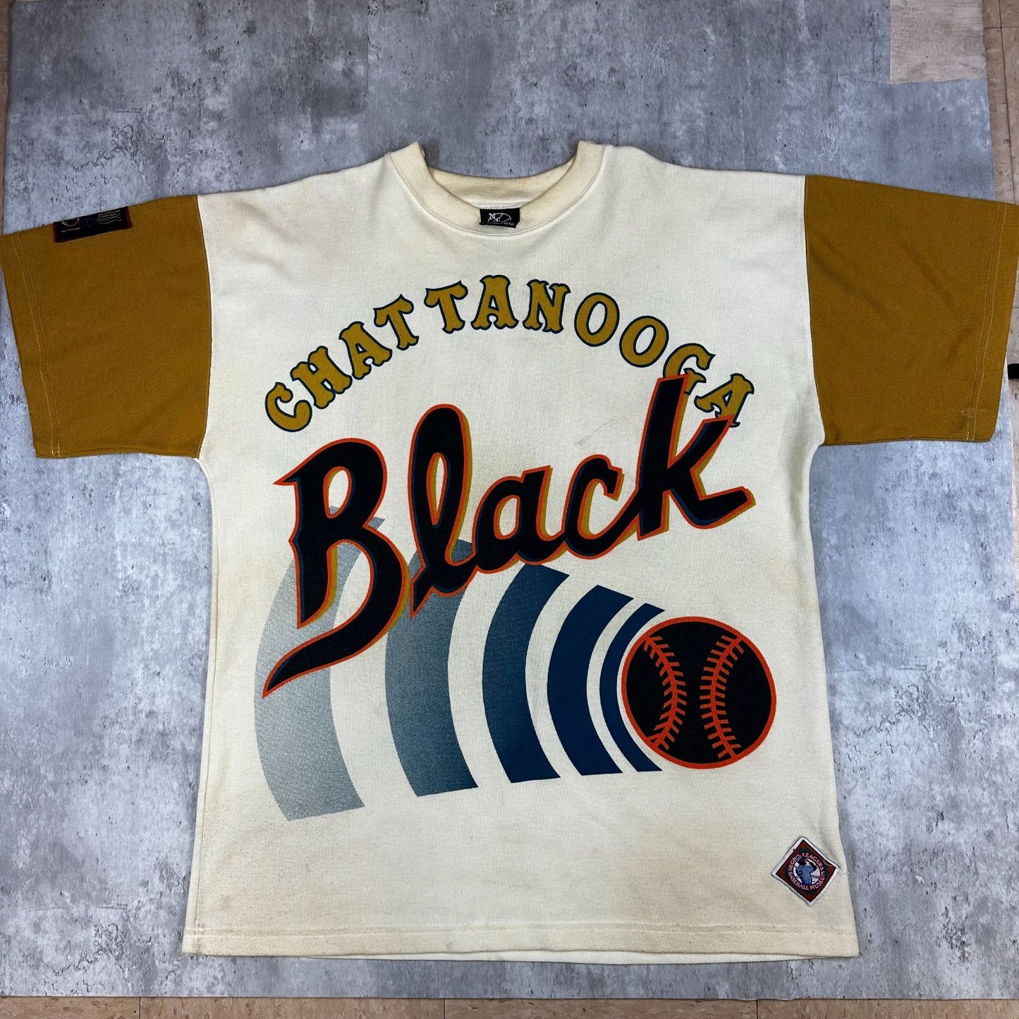 Chattanooga Black Lookouts T-Shirt L Cream & Mustard Cotton Blend
