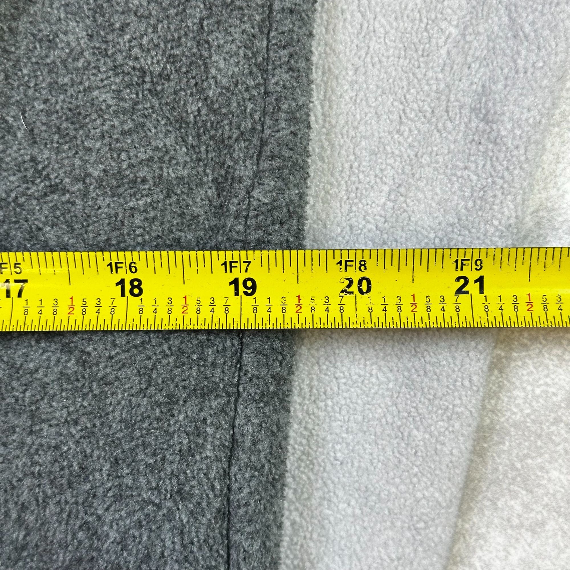 Patagonia Synchilla Womens M Gray & White Full Zip Fleece Jacket With Blue & Pink Accents