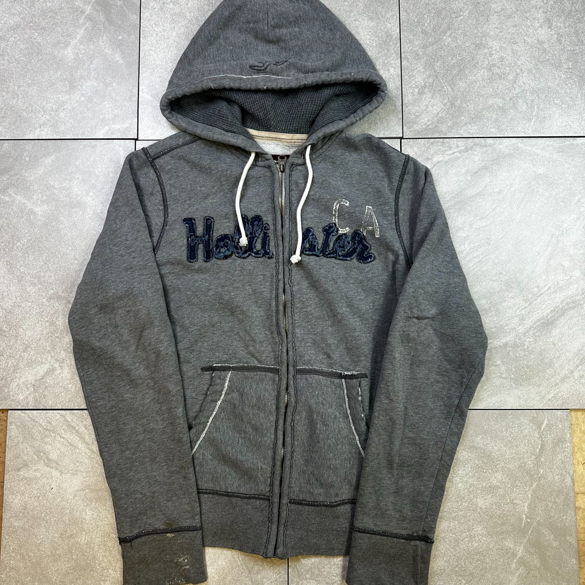 Hollister Gray Zip-Up Hoodie With Embroidered Logo Hood & Pockets Size M Cotton Blend Casual Style