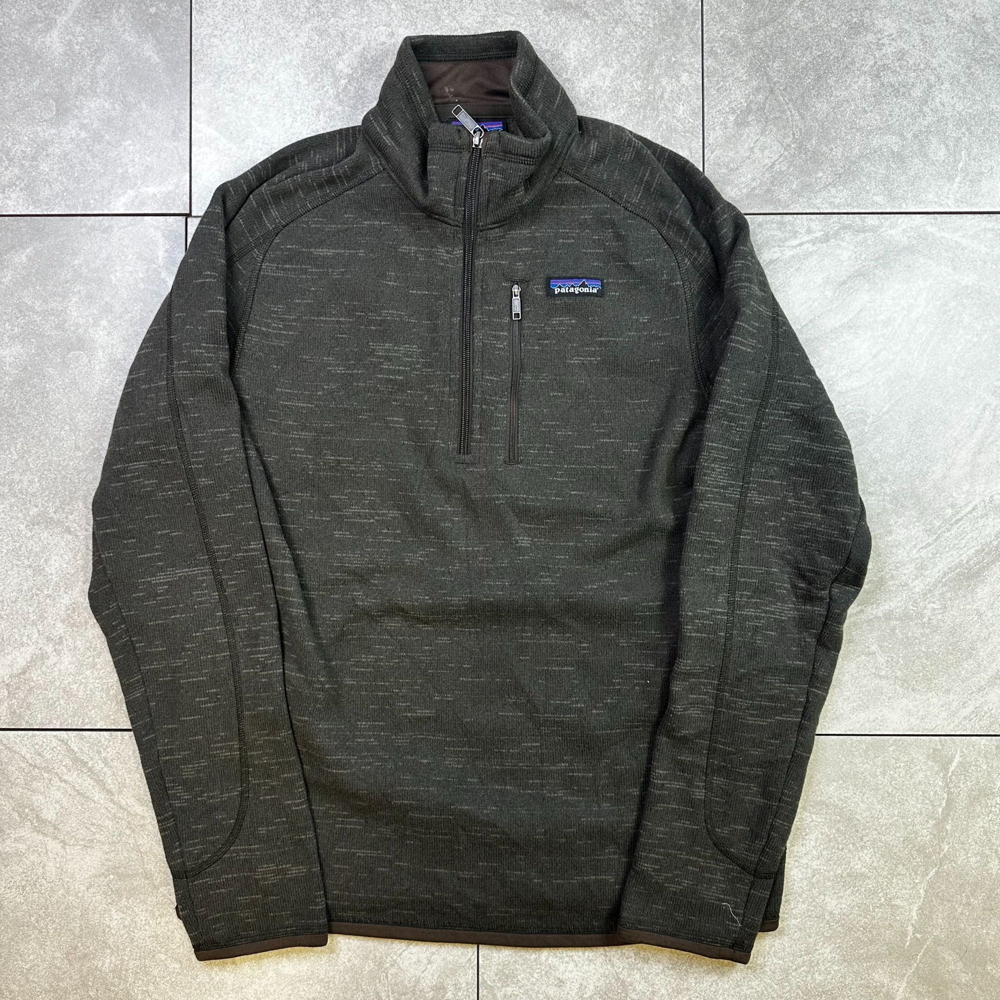 Patagonia Mens Medium Quarter-Zip Fleece Pullover Sweater Gray With Textured Design Warm & Comfortable Outdoor Wear