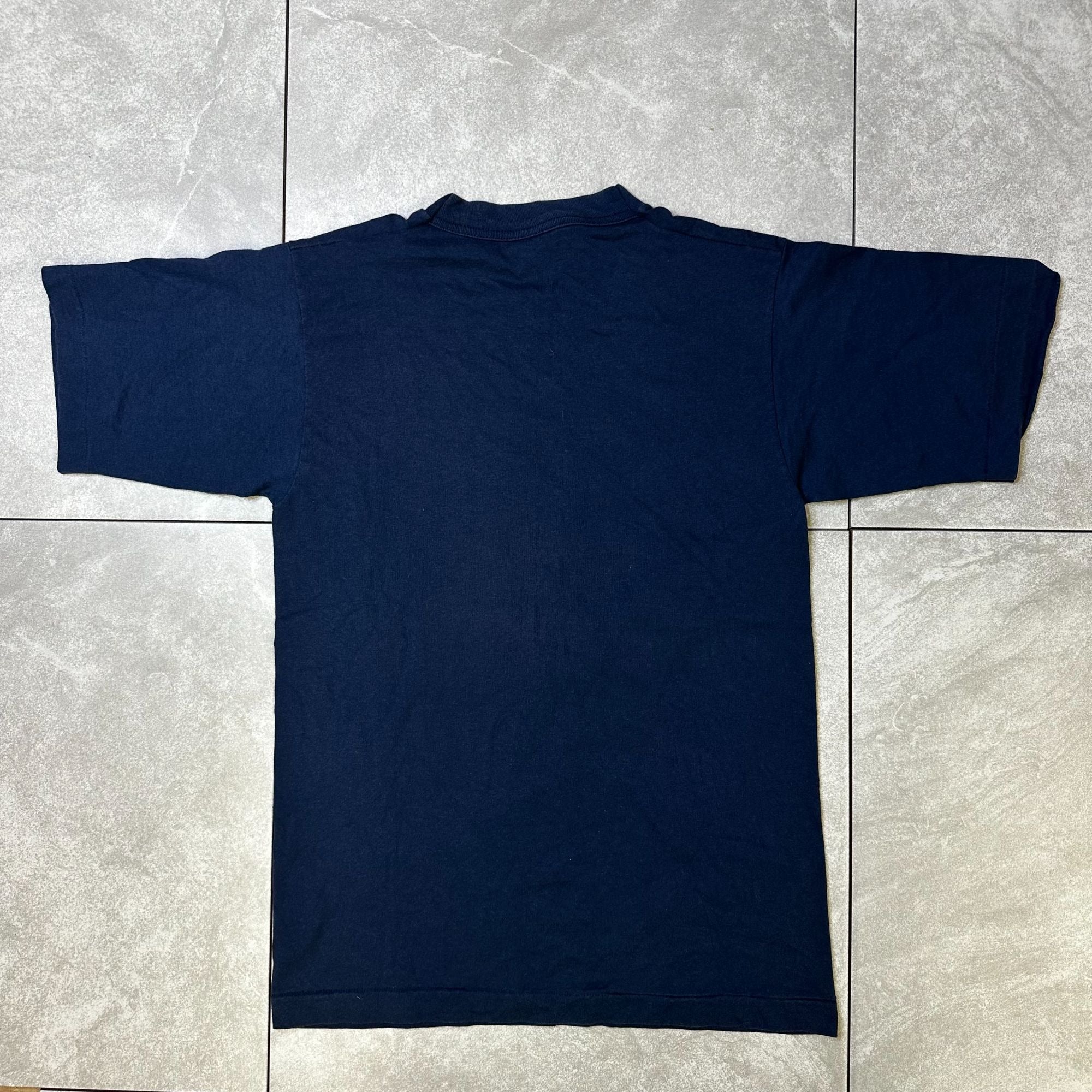 Vintage Fruit Of The Loom "Mountaineers Fort Daniel" Graphic T-Shirt S Cotton/Polyester Blend Navy Blue