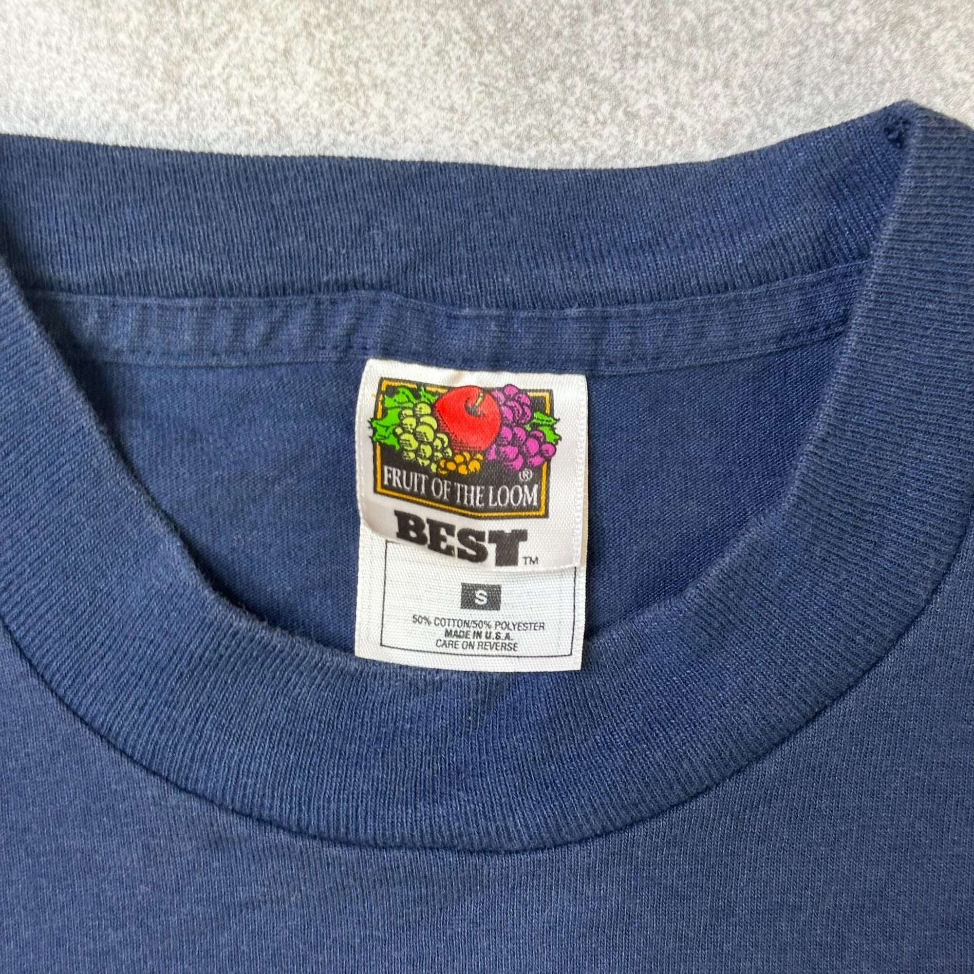 Vintage Fruit Of The Loom "Mountaineers Fort Daniel" Graphic T-Shirt S Cotton/Polyester Blend Navy Blue