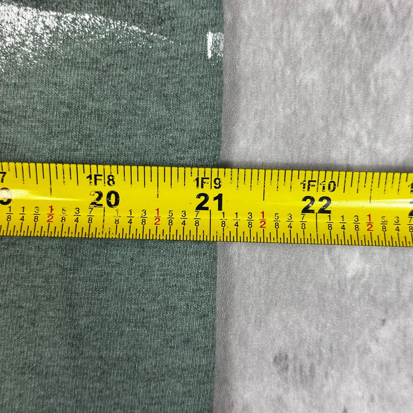 Vintage Green Wolf Nature Graphic Tee  (L)