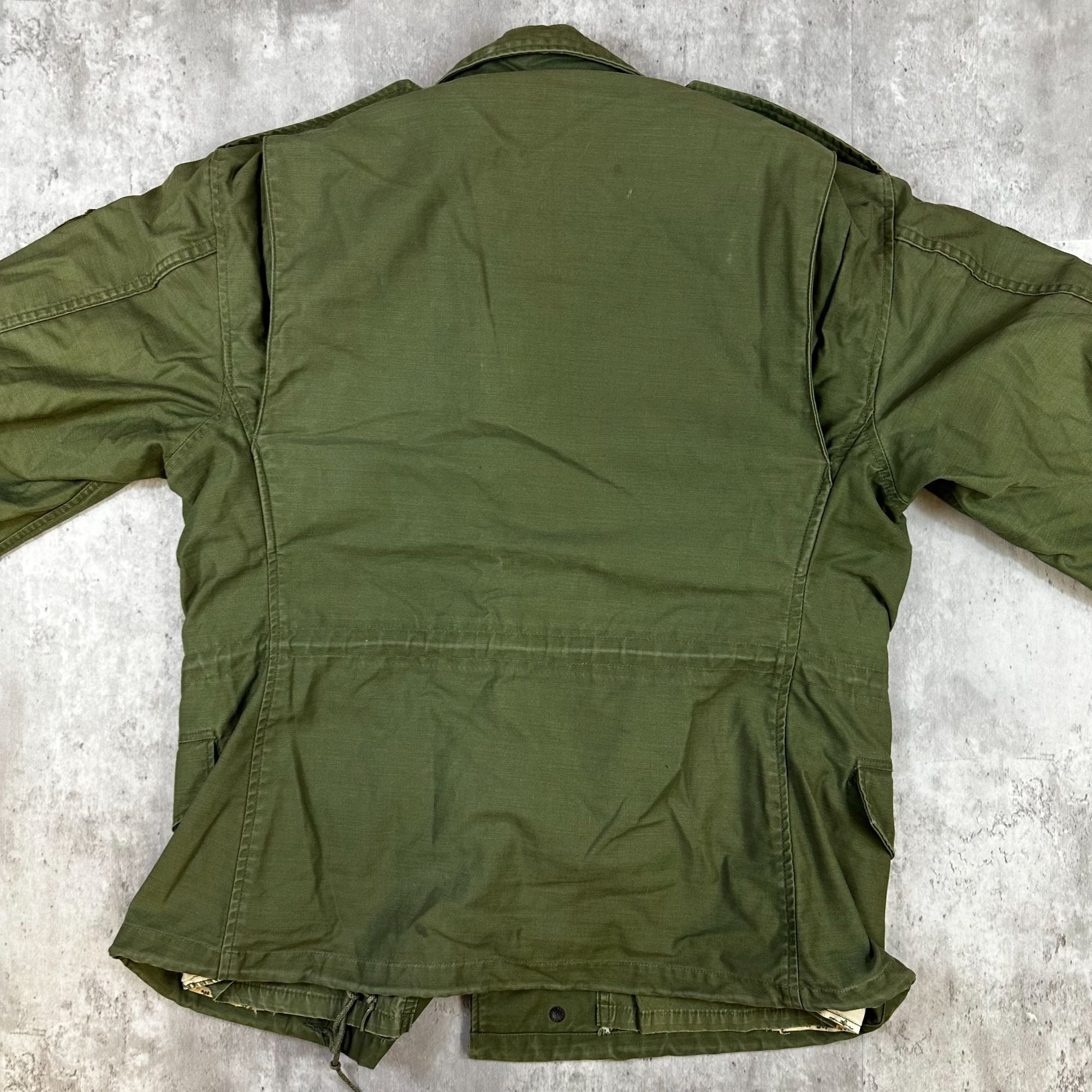 Vintage U.S. Air Force Green Field Jacket W/ Patches Size Medium