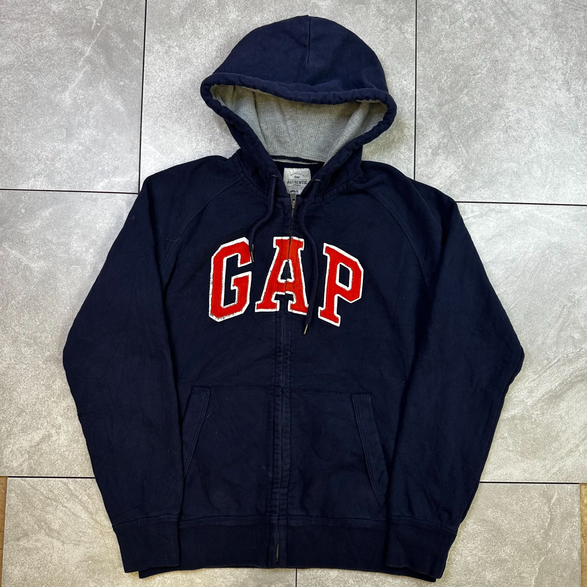 Gap Navy Blue Hoodie With Red Applique Logo Authentic Apparel Zip-Up With Pockets Medium Size Made In Pakistan